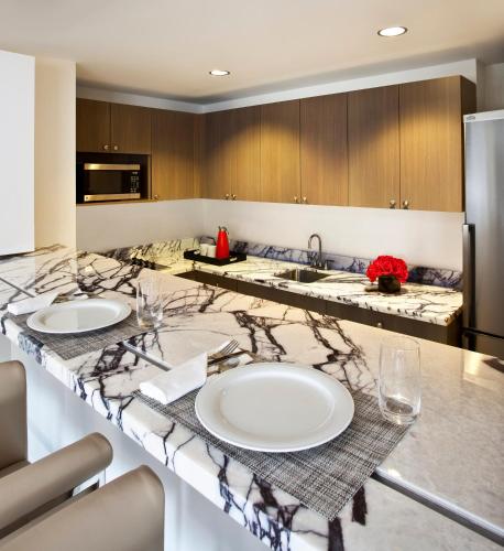 Suite Norte con terraza del hotel Loews Regency. Foto 2