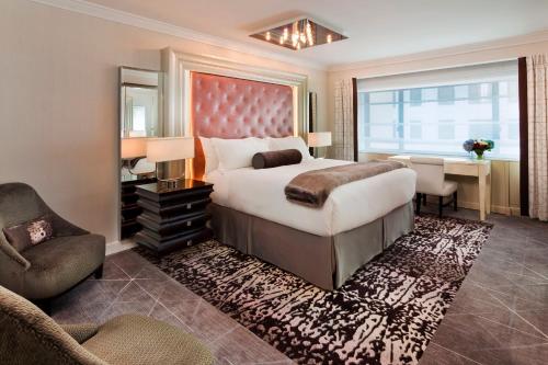 Suite Glamour de 1 dormitorio del hotel Loews Regency
