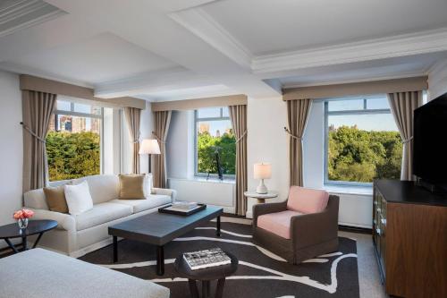 Suite con vistas al parque y acceso al club lounge del hotel The Ritz Carlton New York - Central Park. Foto 2