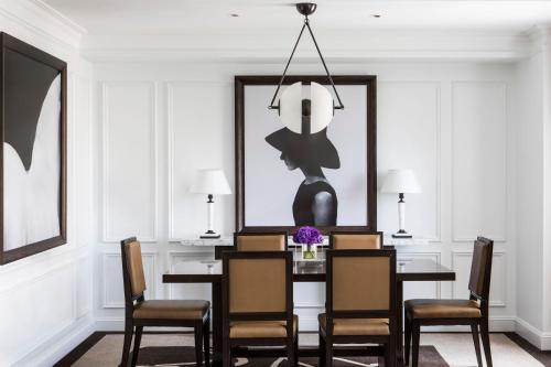 Suite Premiere con vistas al parque y acceso al club lounge del hotel The Ritz Carlton New York - Central Park. Foto 3