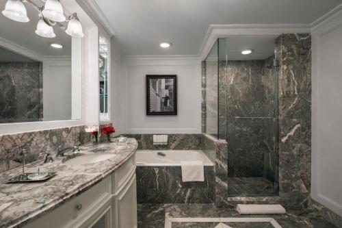 Suite Premiere con vistas al parque del hotel The Ritz Carlton New York - Central Park. Foto 5