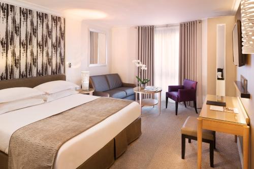 Suite Junior del hotel Garden Elysee. Foto 3