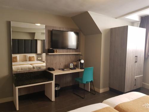 Habitación Doble - Sótano - 2 camas del hotel Xo Hotels City Centre. Foto 4