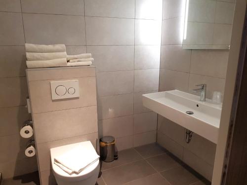Habitación Triple - Sótano del hotel Xo Hotels City Centre. Foto 1