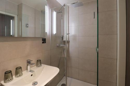 Habitación Triple - Sótano del hotel Xo Hotels City Centre. Foto 4