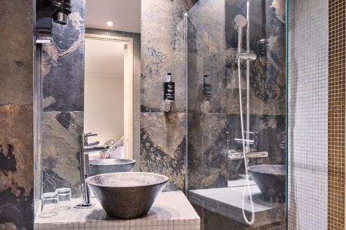 Habitación Doble Clásica con balcón del hotel Moulin Plaza