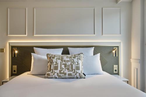 Habitación Doble Clásica con balcón del hotel Moulin Plaza. Foto 2