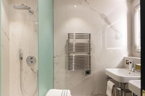 Habitación Triple Executive del hotel Normandy Le Chantier. Foto 3