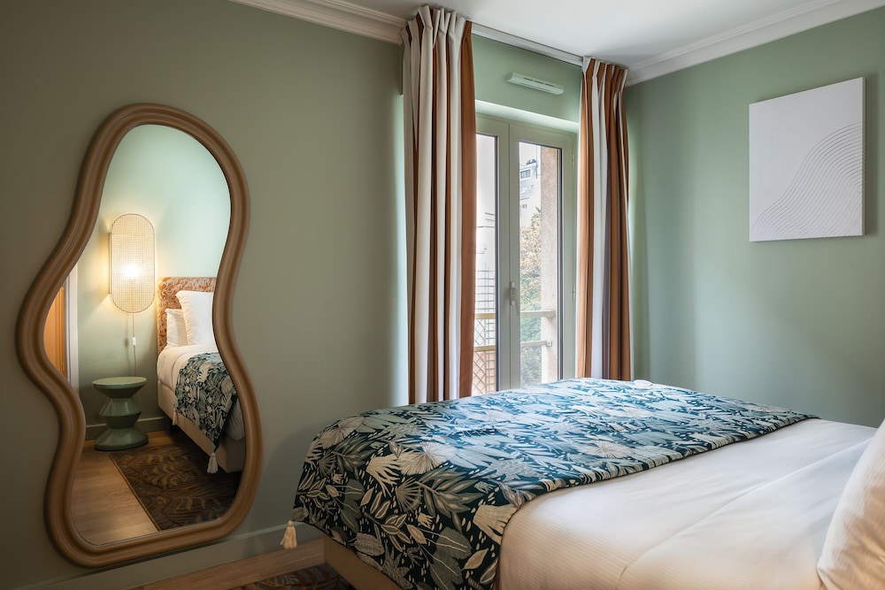 Suite junior, 1 habitación del hotel Royal Garden Champs-Elysees. Foto 1