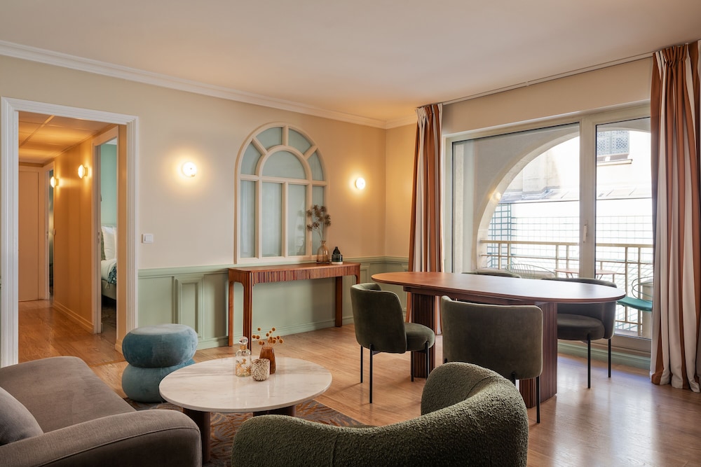 Apartamento - Balcón del hotel Royal Garden Champs-Elysees