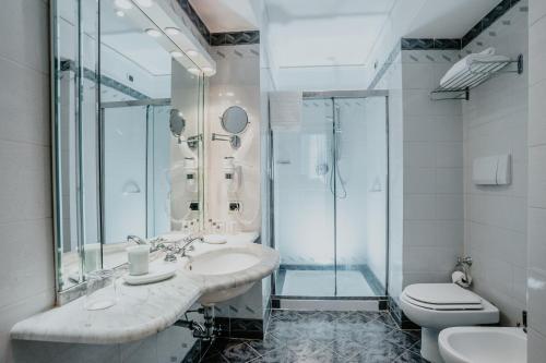 Habitación Doble Clásica - 1 o 2 camas del hotel De La Ville. Foto 4