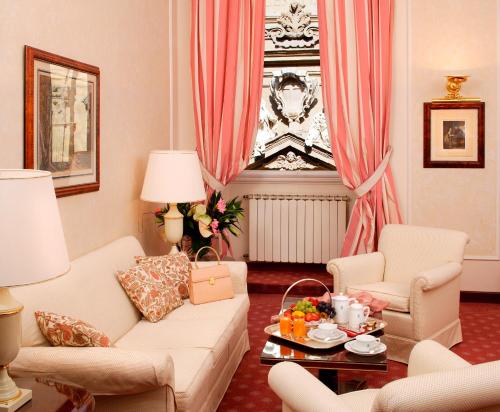 Suite Junior del hotel De La Ville. Foto 5