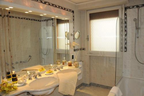 Suite del hotel De La Ville. Foto 1