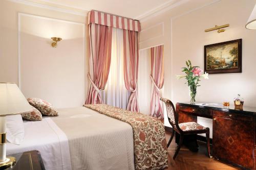 Suite del hotel De La Ville. Foto 3