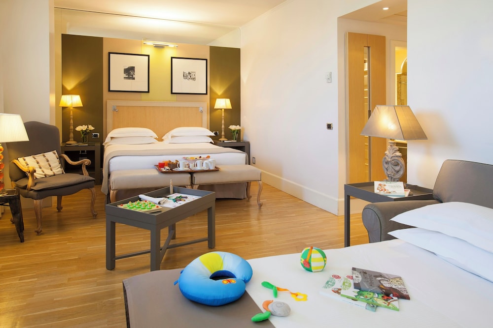 Habitación Triple del hotel Starhotels Tuscany. Foto 1
