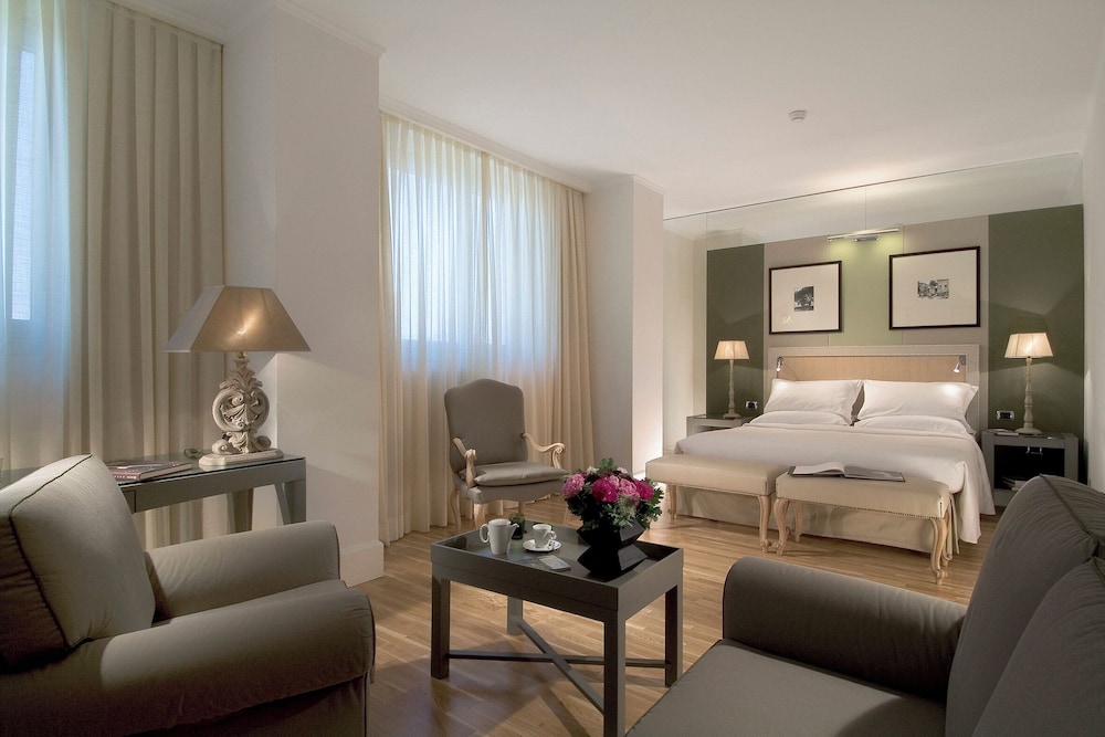 Suite Junior del hotel Starhotels Tuscany. Foto 2