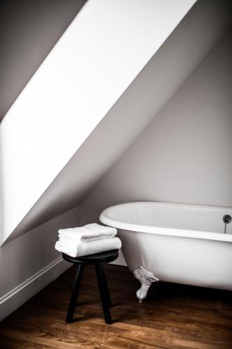 Privilege Room 