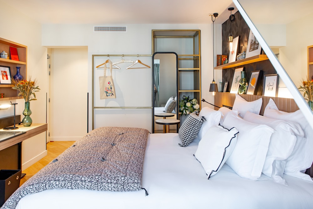 Chambre Deluxe Double Toit de Paris del hotel Maison Mère. Foto 1