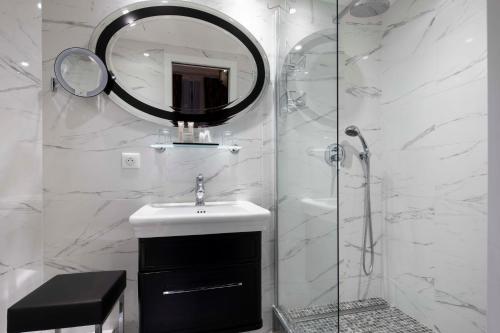 Habitación Doble Superior del hotel and Spa De Latour Maubourg