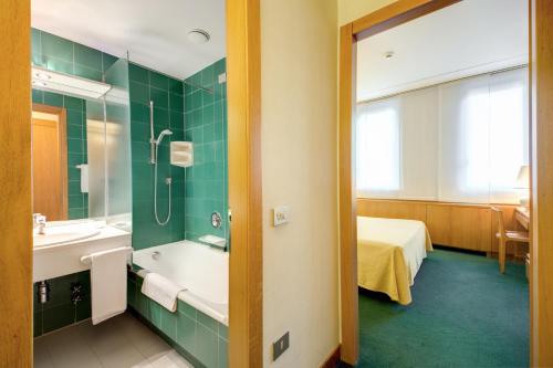 Habitación Individual del hotel Galileo. Foto 3