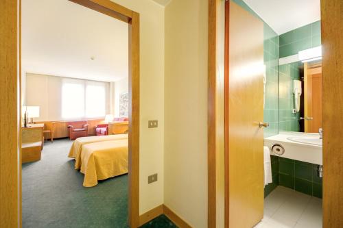 Habitación Triple del hotel Galileo. Foto 5