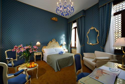 Habitación Cuádruple del hotel Torino. Foto 3