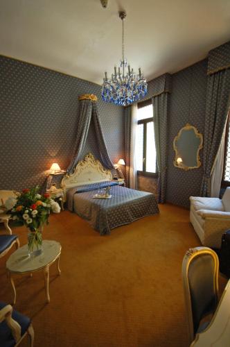 Habitación Cuádruple del hotel Torino. Foto 4