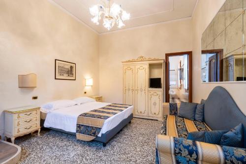 Habitación Triple Dependence del hotel Torino. Foto 2