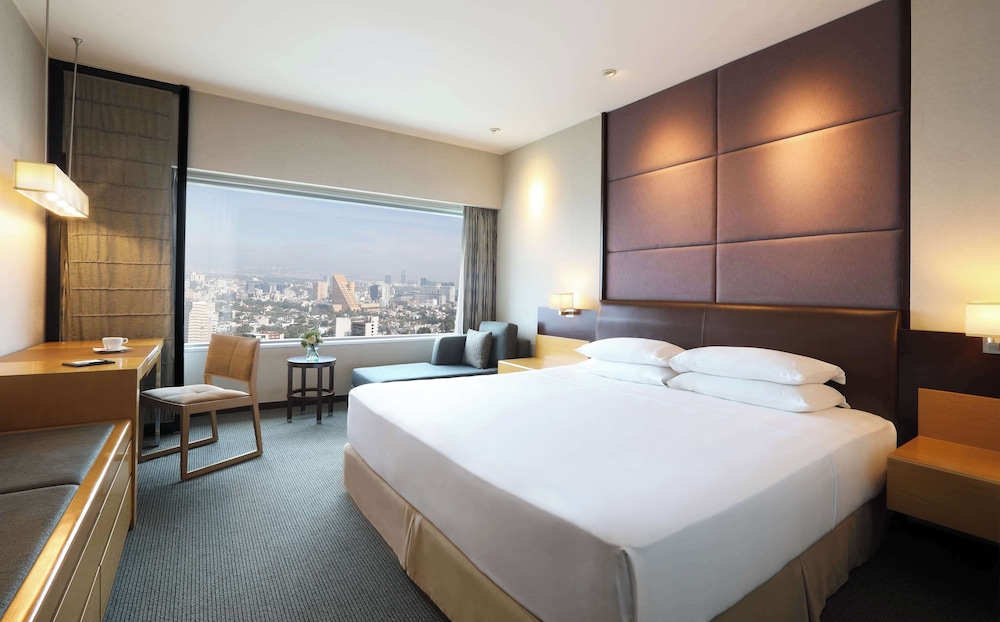 Habitación, 1 cama de matrimonio grande del hotel Hyatt Regency Mexico City. Foto 4