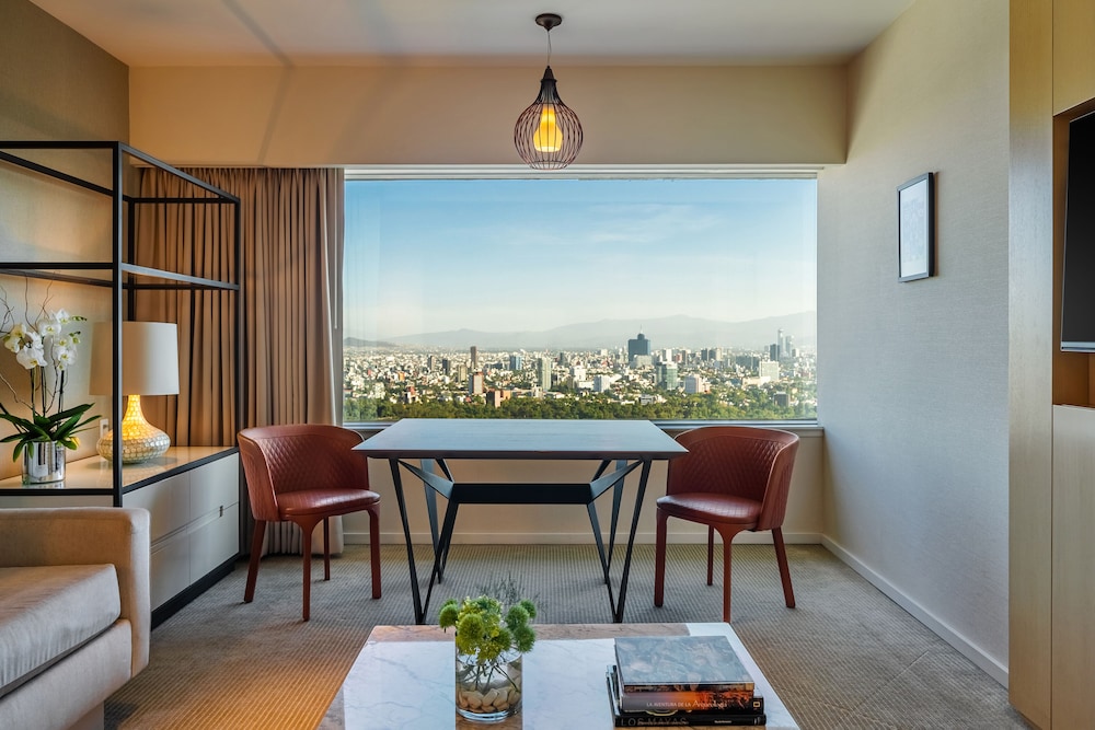 Regency, Suite, 1 cama de matrimonio grande del hotel Hyatt Regency Mexico City. Foto 5