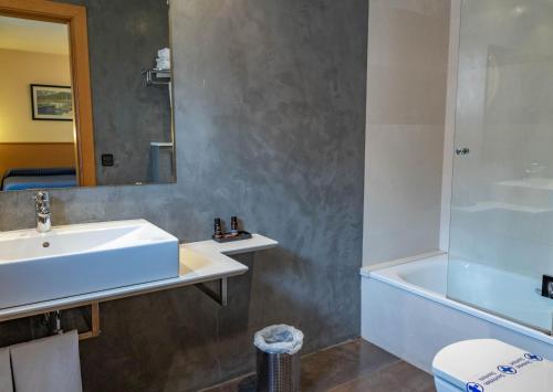 Habitación Doble - 1 o 2 camas del hotel J. Balmes Vic. Foto 17