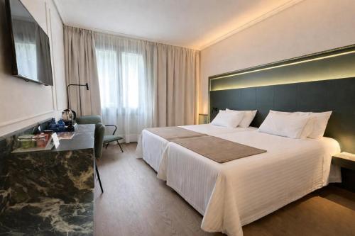Habitación Doble Deluxe del hotel Silken Gran Durango. Foto 2