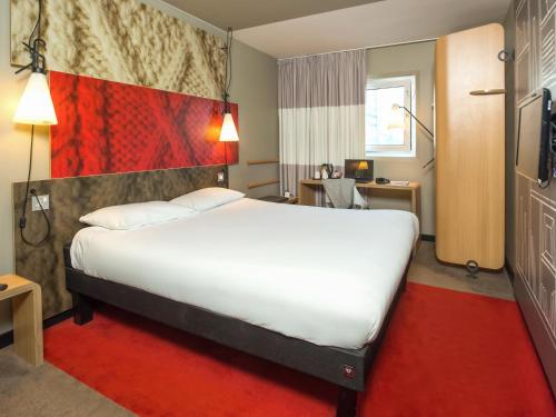 Habitación Doble adaptada para personas con movilidad reducida del hotel Ibis London Excel-Docklands. Foto 3