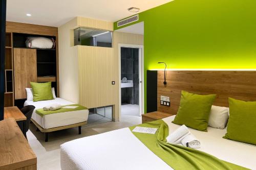 Habitación Triple del hotel MG Poniente. Foto 3