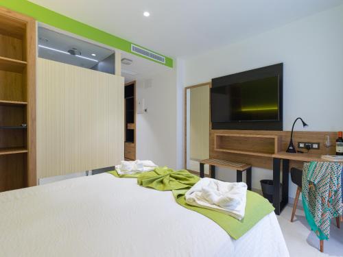 Habitación Doble Estándar del hotel MG Poniente. Foto 12