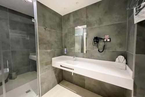 Habitación Triple del hotel MG Poniente. Foto 6