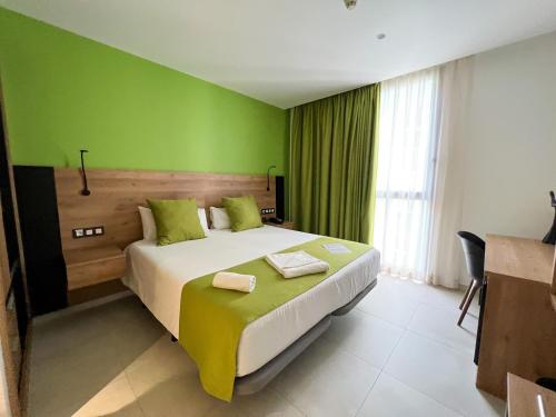 Habitación doble Superior 1 Cama king del hotel MG Poniente. Foto 2