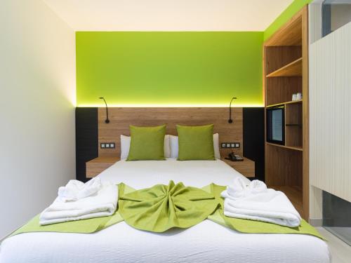 Habitación doble Vista ciudad 1 Cama doble del hotel MG Poniente. Foto 2