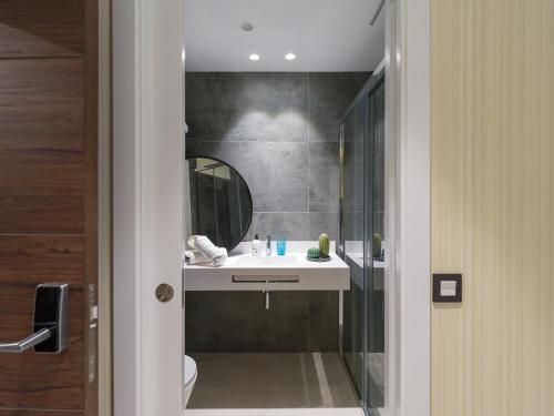 Habitación doble Vista ciudad 1 Cama doble del hotel MG Poniente. Foto 7