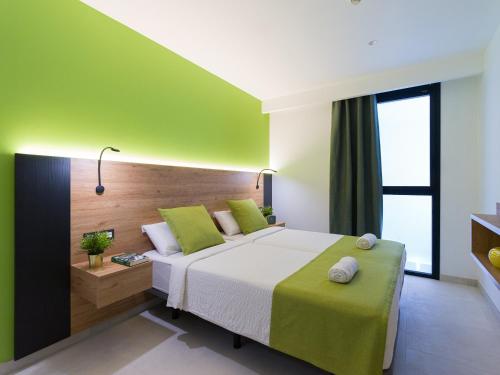 Suite Lujo Vista ciudad Business 2 Camas individuales del hotel MG Poniente. Foto 3