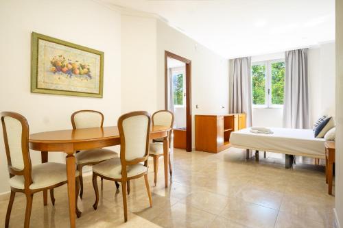 Habitación cuádruple económica del hotel Checkin Valencia Ciscar. Foto 6