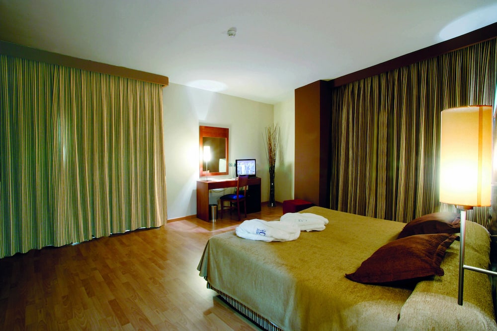 Habitación triple del hotel Bs Capitulaciones. Foto 1