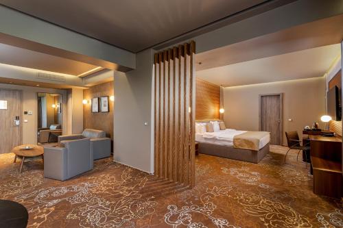 Suite del hotel Rin Airport. Foto 1