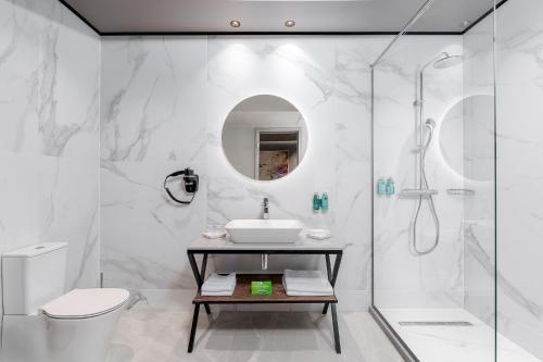 Suite del hotel Rin Airport. Foto 5