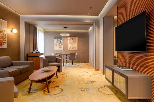 Suite del hotel Rin Airport. Foto 11