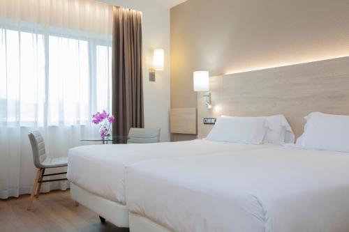 Suite Junior Habitación Familiar del hotel Puerta De Bilbao. Foto 8