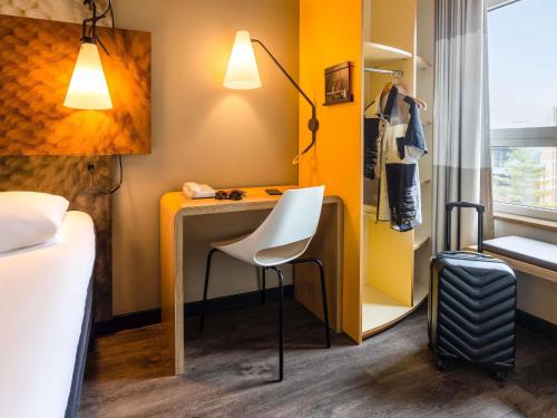 Habitación Doble Estándar del hotel Ibis Leuven Centrum. Foto 1