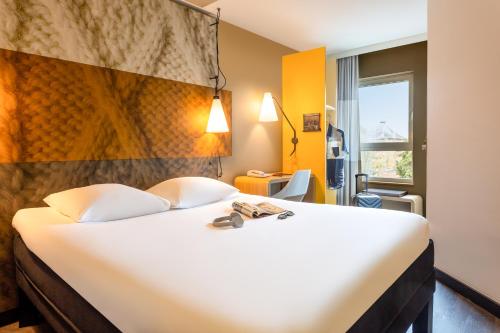 Habitación Doble Estándar del hotel Ibis Leuven Centrum. Foto 5