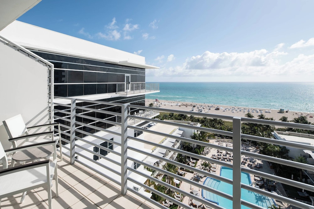 Habitación, 1 cama de matrimonio grande, vistas al mar del hotel The Ritz-Carlton South Beach. Foto 1