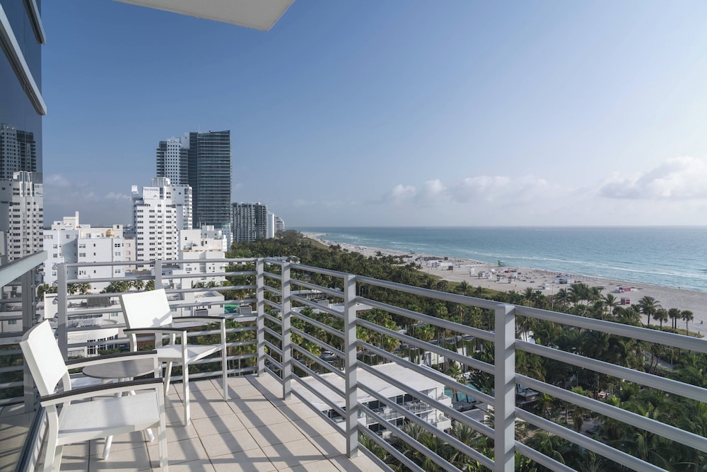 Habitación, 1 cama de matrimonio grande, vistas al mar del hotel The Ritz-Carlton South Beach. Foto 2